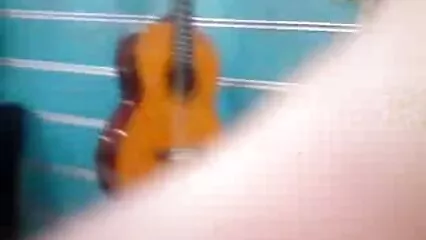 פורנו על סרטי סקס צפיה ישירה חינם הספה עם קוני ו-cumshot על ציצים.