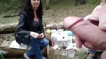 אפרוח פורנו פטיש יפה ברגל בגרביים. סרטי פורנו לצפייה ישירה