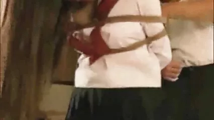 לסביות סרטי סקס לצפייה חינם צעירות ויפות ללקק את הכוס בחוץ.
