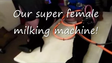 גבר ראה מספיק פורנו וזיין צפייה ישירה בסרטי סקס את התחת של אמו.