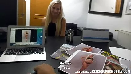 לאחר אורגיה עם שחורים ומין אוראלי, אישה יפנית שותה את הזרע שלהם. סקס חינם לצפייה ישירה