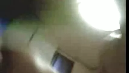 יופי צעיר סקס חינם לצפייה מוצץ זין באופן פעיל לפני סקס קלאסי במיטה.