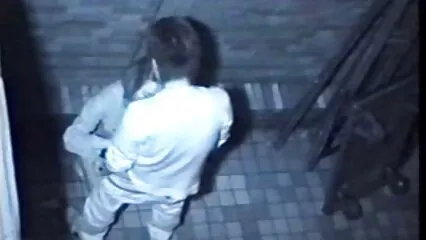 הבחור לא עשה כלום, והאישה עצמה קפצה על סקס חינם לצפייה הזין והוא סיים.