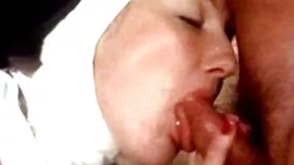 פורנו עם בחור קירח נמוך עם זין גדול סקס לצפייה חינם ובלונדי חזה.