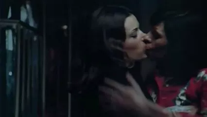 פורנו מצלמות סקס צפייה ישירה חינם עם שני שחורים וכלבה לבנה אחת שהם נלחמים בהם.